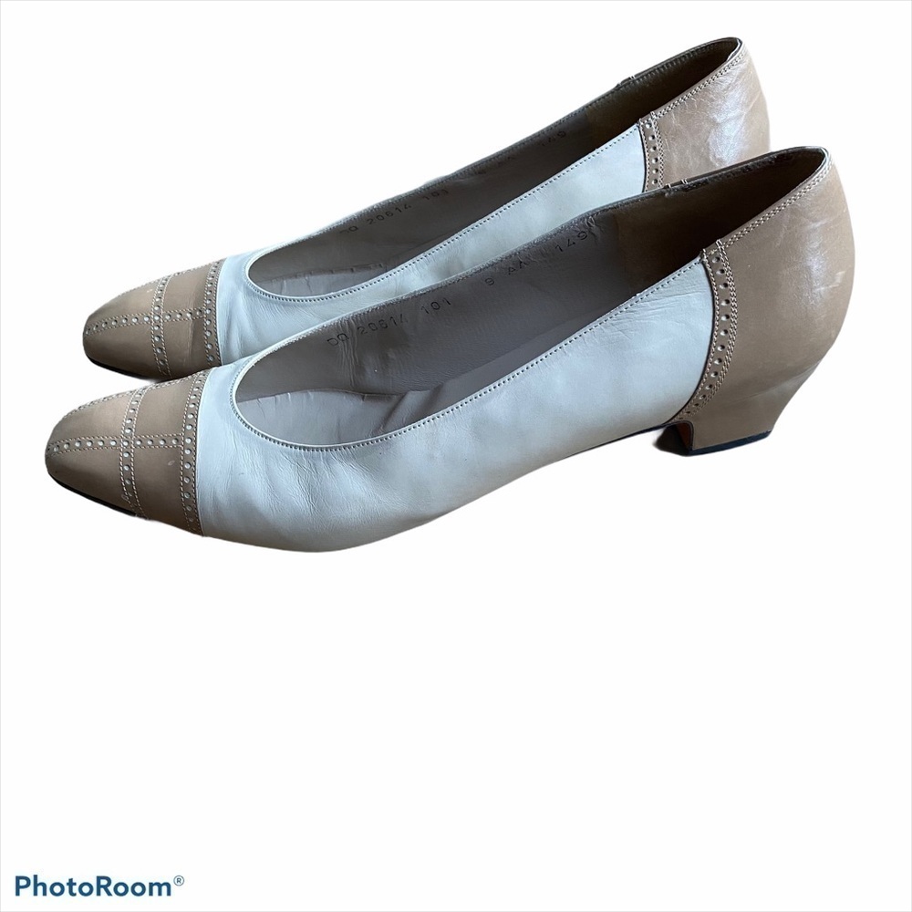 Salvatore Ferragamo nude cream pumps narrow width